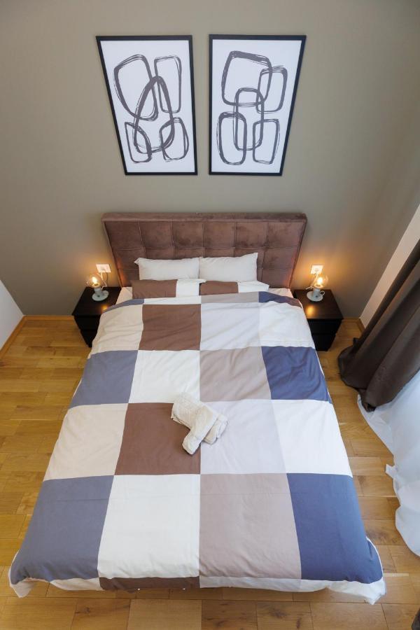 Black & White Apartment Subotica Luaran gambar