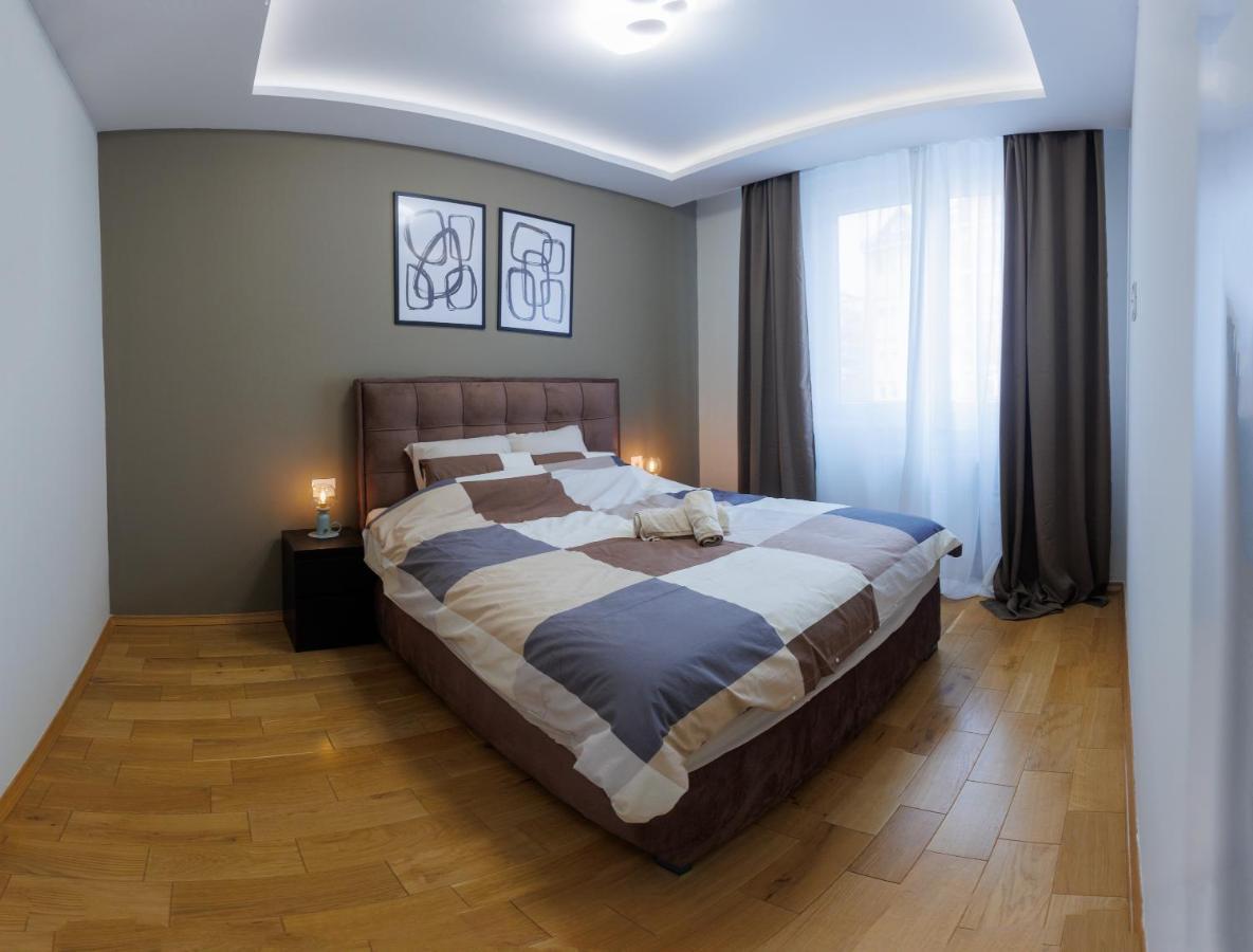 Black & White Apartment Subotica Luaran gambar