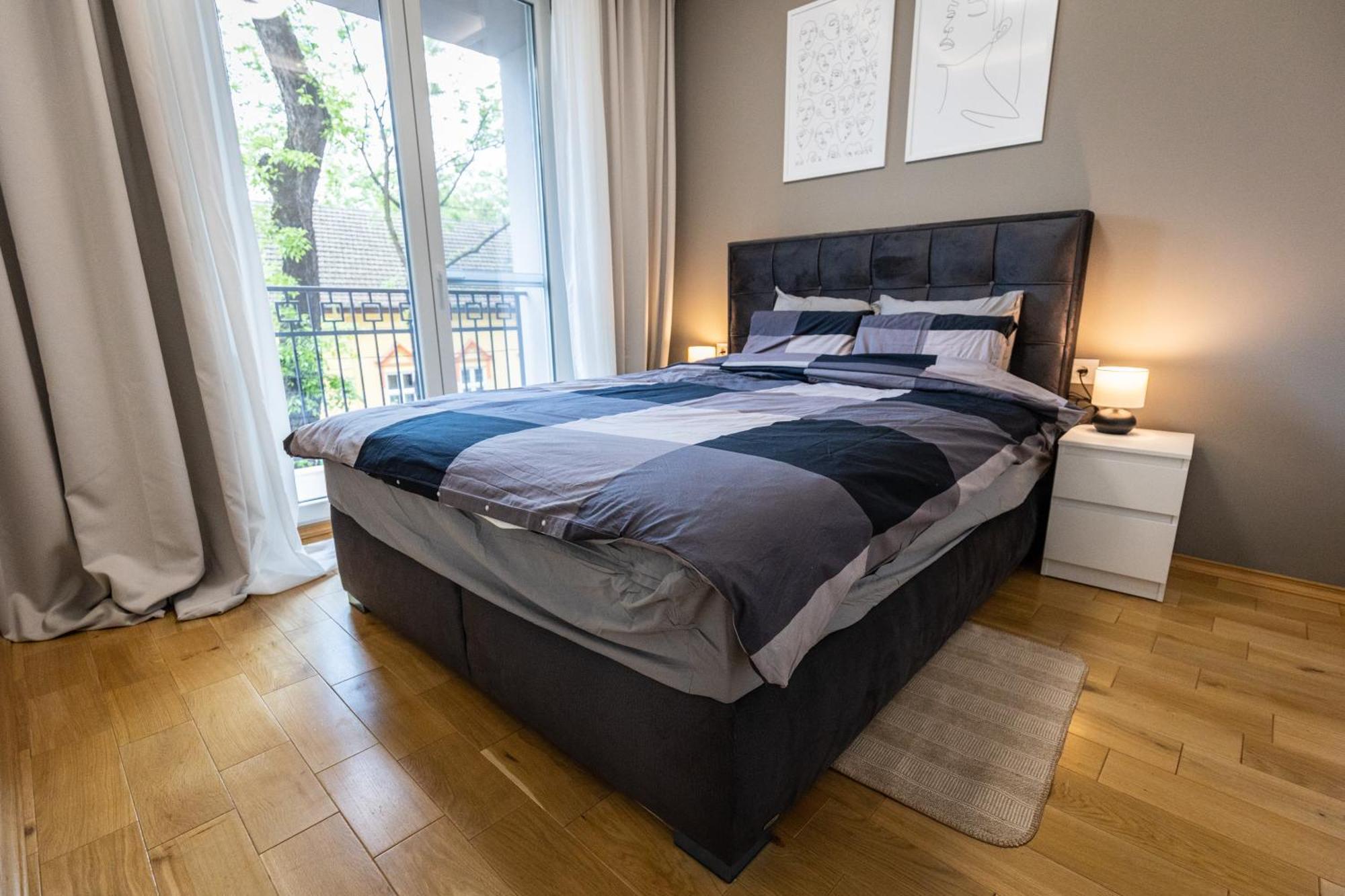 Black & White Apartment Subotica Luaran gambar